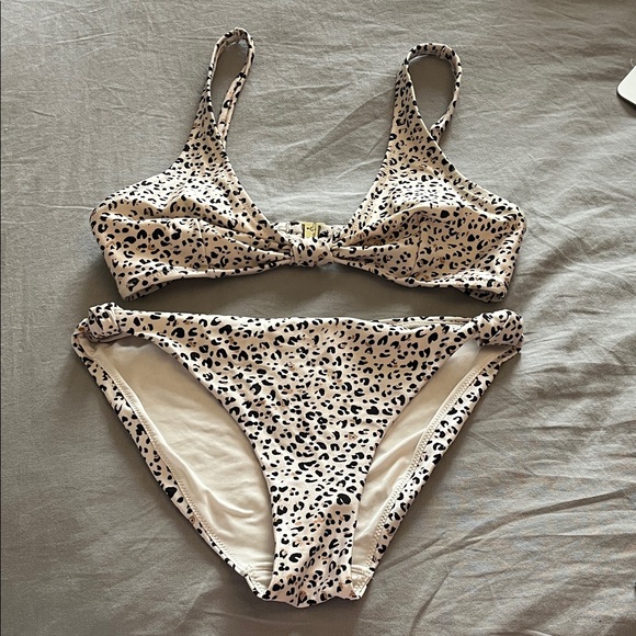 Bikini bundle - Picture 4 of 5